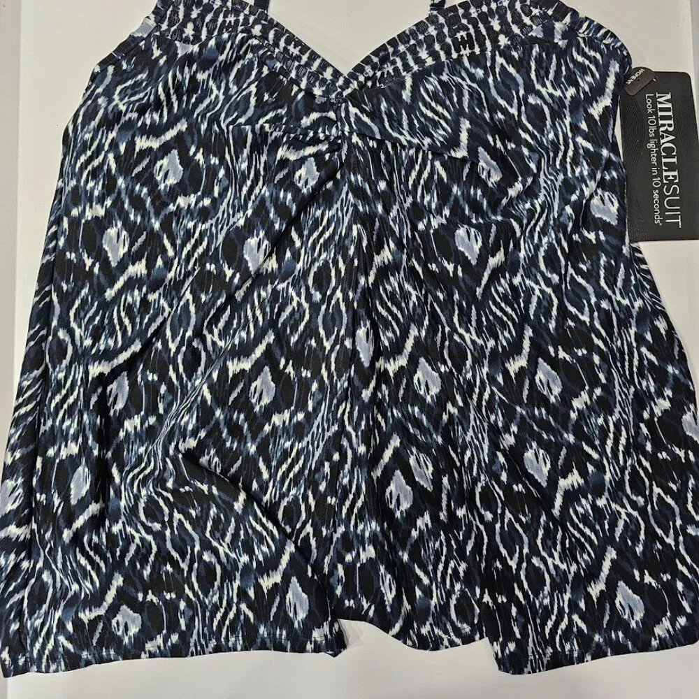 Miraclesuit Plus Size Love Knot Tankini Top in Palatium